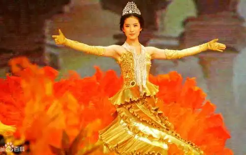 出道18年,刘亦菲被花木兰导演夸为战士,你期待她的作品吗
