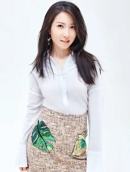 周奕彤长相酷似舒畅,曾客串快乐星球,如今凭新戏颇受关注
