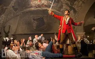 美女与野兽真人版剧照曝光赫敏成贝儿公主
