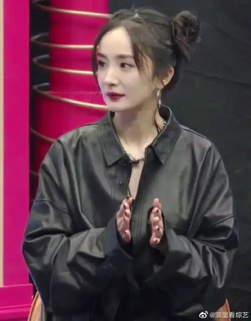 组图驾驭能力好强杨幂扎双丸子哪吒头造型灵动可爱又甜又酷