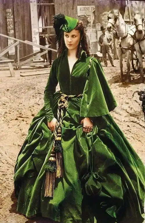 入冬后,如何把绿色穿出彩
