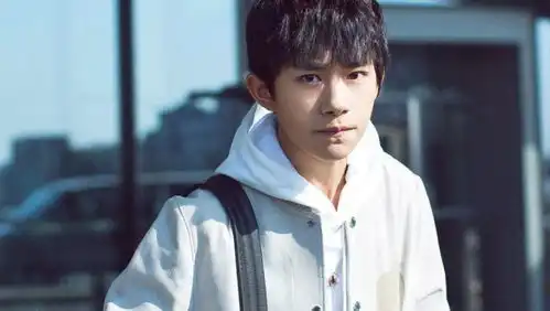 易烊千玺和万里早有缘分,粉丝在千玺动态中发现细节,一切太巧合
