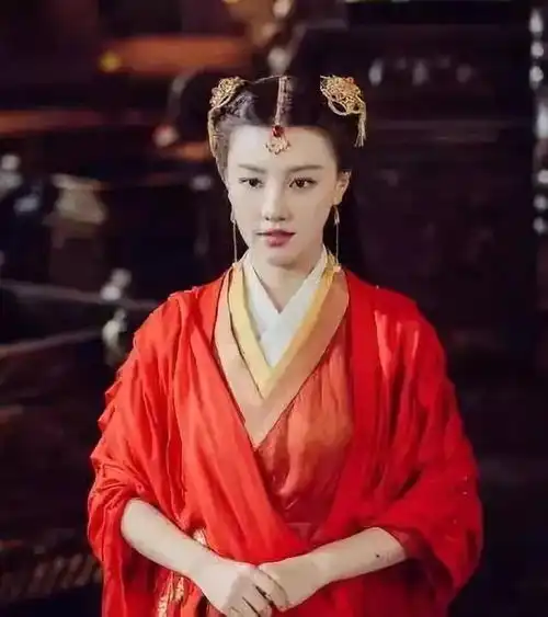 她同时出演如懿传跟延禧攻略,为戏剃光头,被冤枉耍大牌
