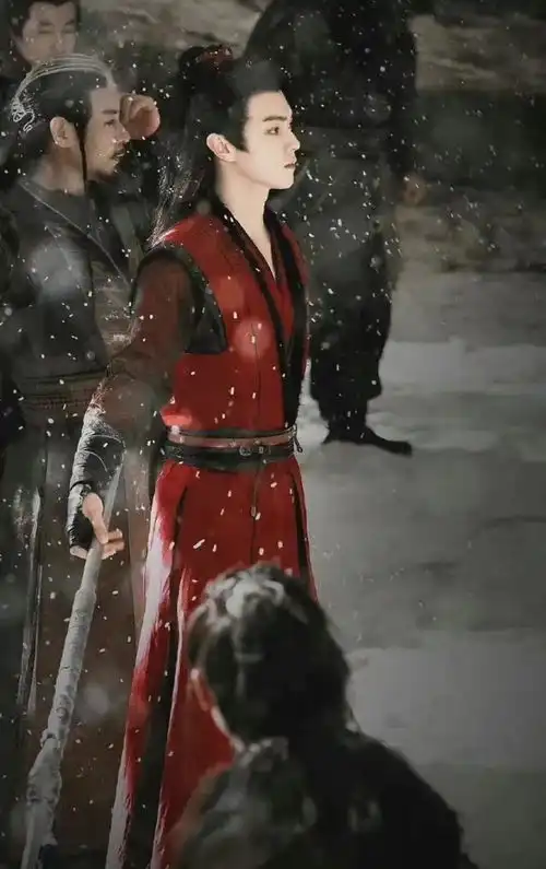 许凯雪鹰领主剧照,古力娜扎造型神似鞠婧祎,网友太塑料了
