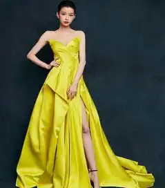 孙怡穿肚兜裙参加活动,骨感美身材被吐槽,这锁骨666
