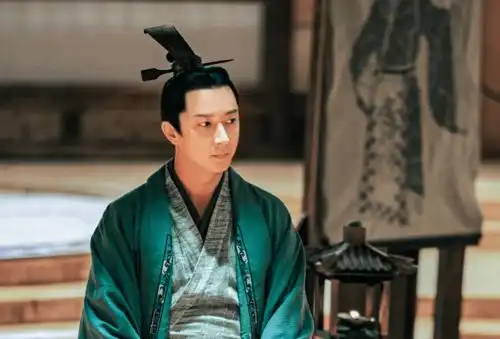 佟丽娅浣溪沙杀青,何润东帝王扮相惊艳众人,状态比韩庚好