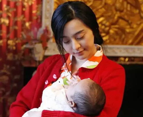 女演员边哺乳边拍戏,还找借口瞒剧组,网友电影里身材变化大