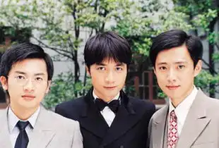 妻子毁容,他放弃事业精心照顾,如今凭借都挺好再次爆红