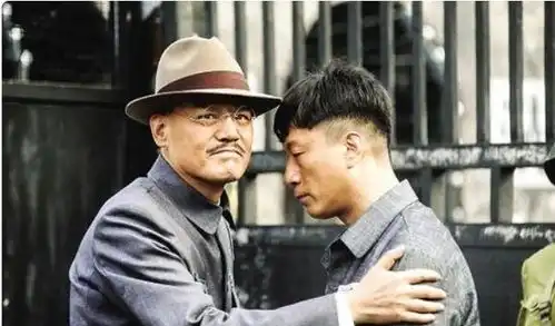 他是国家一级演员,却因离婚倾家荡产,如今儿子为他赚足面子