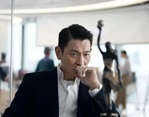 春节档太欺负人了,刘德华不玩了
