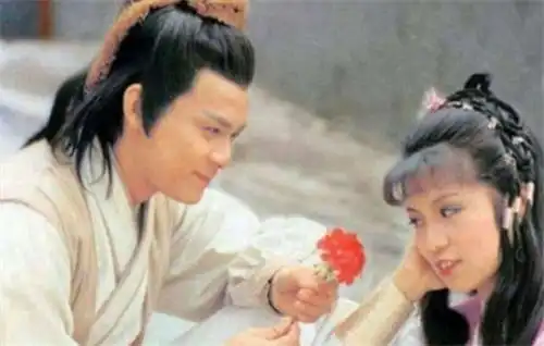 射雕英雄传黄药师那么优秀,为何黄蓉却喜欢上了有些呆笨郭靖