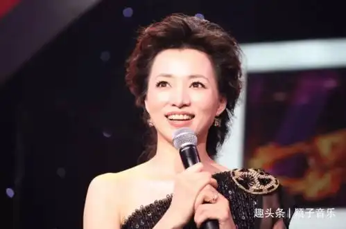 哈尔滨美丽女孩马凡舒,被网友称作是董卿的接班人