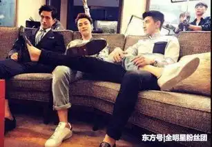 倾城时光幕后照赵丽颖片场吃零食,三位帅哥悠闲脚翘脚
