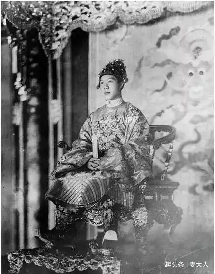 澳门第一美人与堂弟不伦恋,还生下2个孩子,被丈夫辛苦养大

