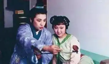 眼前春色,梦中人
