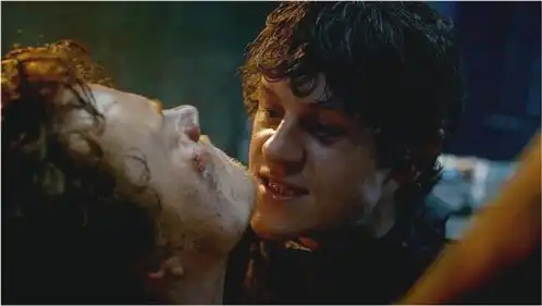 权力的游戏最悲剧的人物就是他,一生都在背叛