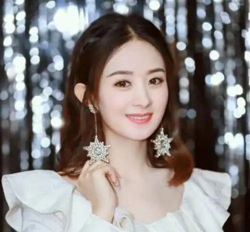 女子斥巨资把脸整成赵丽颖,当看到她的全脸时,网友们不淡定了
