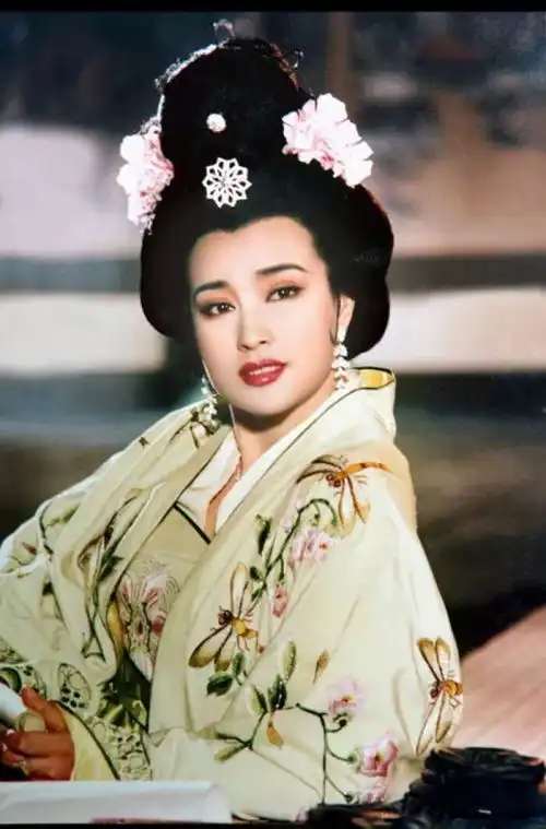 21年后大明宫词演员变化大有的成巨星有的成导演有的已去世
