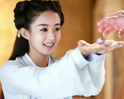 14年前张国立拍金婚,有谁注意到三女儿多多今成为顶流女星
