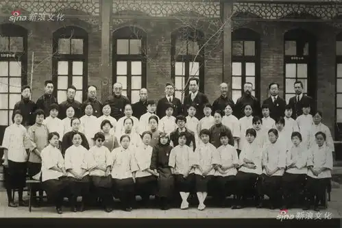 伟大建党征程乘风破浪文物回首百年初心未改