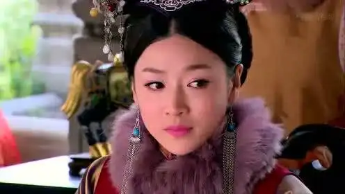 美人无泪后宫是非多,皇上刚宠幸完玉儿,众妾侍就争风吃醋
