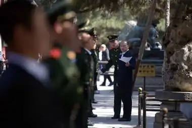 米歇尔22日行程记录颐和园乘游船看京剧
