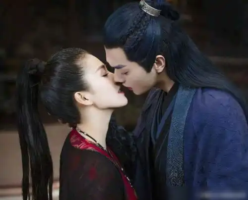 许凯官宣新剧女主颜值演技不输白鹿,看剧照不好意思我变心了
