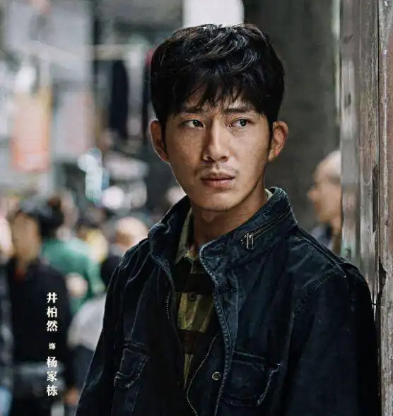 选秀时说想要舞台出道就跑去演戏,爱豆背叛梦想是主动还是被强迫
