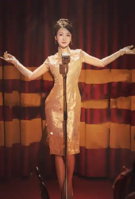 柳岩新剧造型曝光,穿旗袍气质惊艳,不输气场强大的杨紫琼
