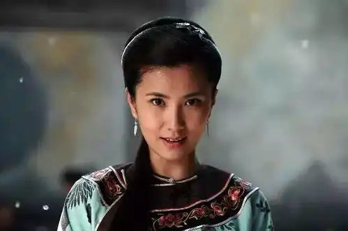 38岁边潇潇嫁金牌导演,今怀二胎生活滋润,只可惜了印小天
