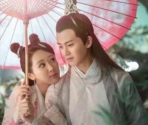 杨紫获得逗女星头衔任嘉伦第一选择杨紫
