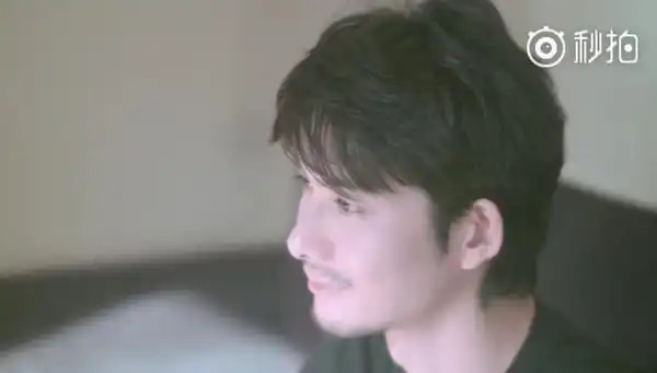 40岁柏原崇长这样眼神清澈男人魅力十足