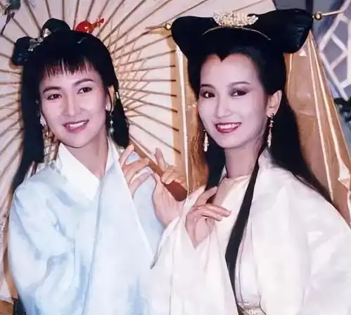 新白娘子传奇剧照当年有谁看出来许仙是女人演的
