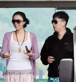 孙红雷与女友挑钻戒婚期将至孙红雷女友盘点