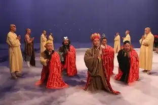 西游记珍贵剧照六小龄童与杨洁导演合影,徐少华与观音菩萨合影
