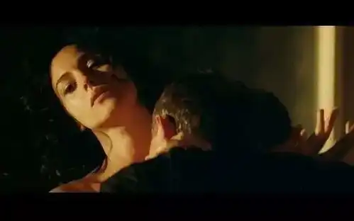 小男孩启蒙片西西里的美丽传说,一生难忘的她
