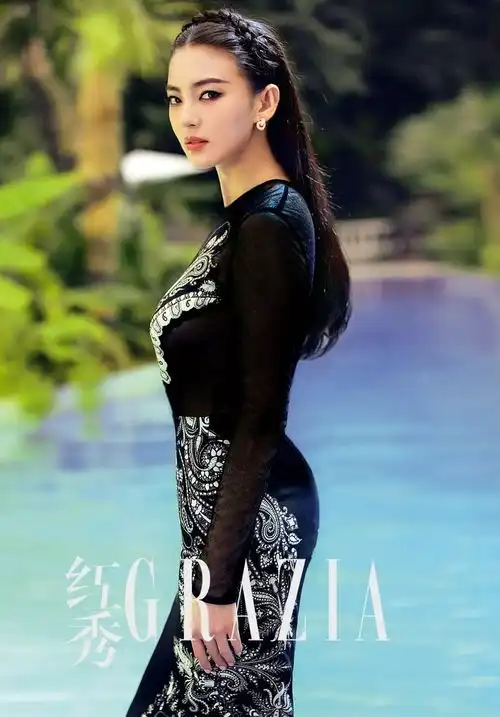 33岁山东大妞张雨绮,15岁成星女郎,31岁离婚2次,厉害呀
