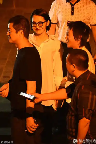笑傲江湖冲盈cp再聚李亚鹏许晴约饭窦靖童相伴
