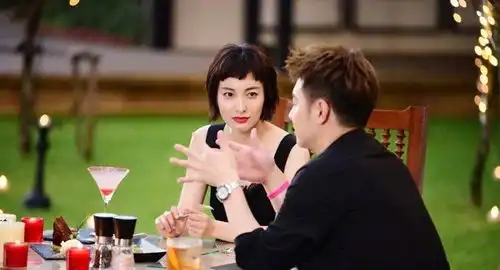 吴昕潘玮柏换头像就高潮,被打过的脸不疼了吗