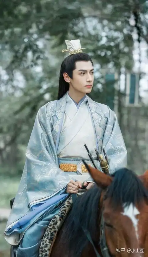 如何评价罗云熙在白发中饰演的容齐
