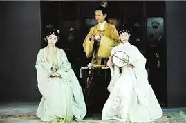 新红楼梦新在哪里文化传承的是非之争
