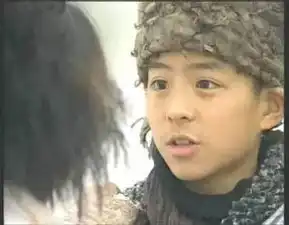 他7岁出道,曾出演过乌龙闯情关等30部影视剧,帅气直逼彭于晏