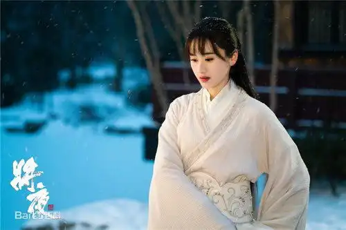 新一代霸屏女星一袁冰妍
