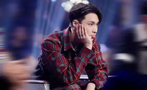 张艺兴新剧剧照曝光,成熟而又沧桑,网友意外惊喜