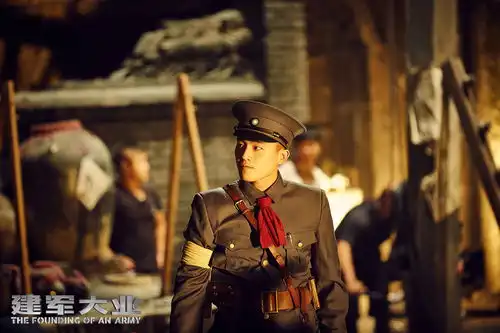 票票专访建军大业叶挺饰演者欧豪戏里炮火,戏外炮轰,顶住