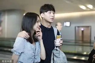 郑爽全程被男友搂脖杀还穿露肚装大秀小蛮腰
