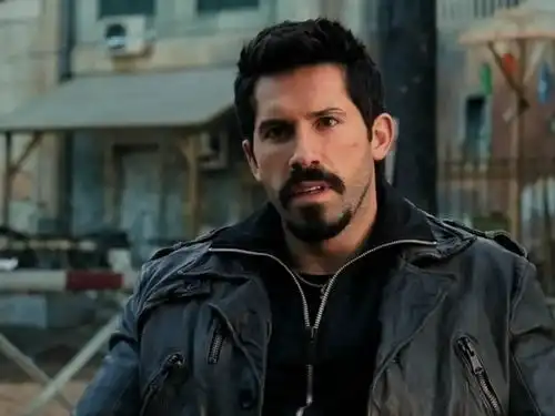 国内观众老朋友战狼老对手斯科特阿金斯,终登动作烂片王宝座