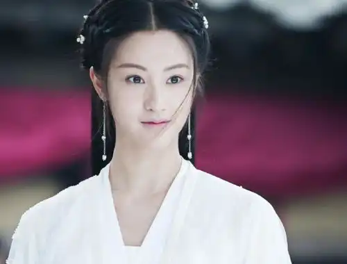 神雕侠侣又被翻拍,小龙女被吐槽毫无仙气,想学刘亦菲却不到位

