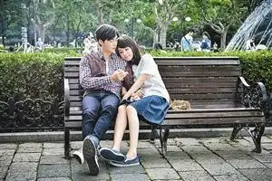 杨幂李易峰牵手怦然星动杨幂自称没有一点少女心