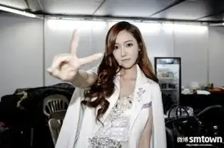 少女时代公演后台私照曝光允儿瘪嘴卖萌超可爱
